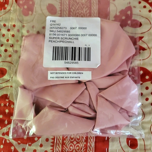 Free People super satin scrunchie - Picture 5 of 7